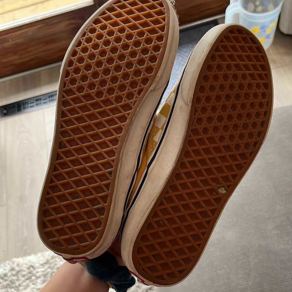 Vans - Picture 2 of 2